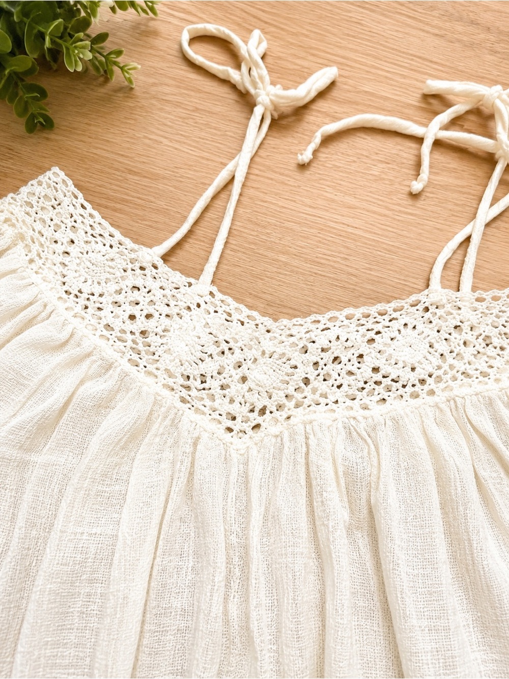 Billabong Off-White Crochet-Trim Peasant Camisole Top